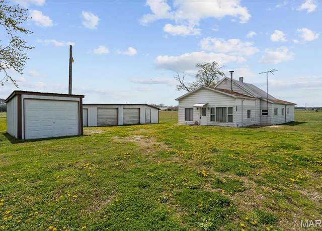 Property at 6202 Goeddeltown Rd, Waterloo, IL 62298, 3 beds, 1 bath
