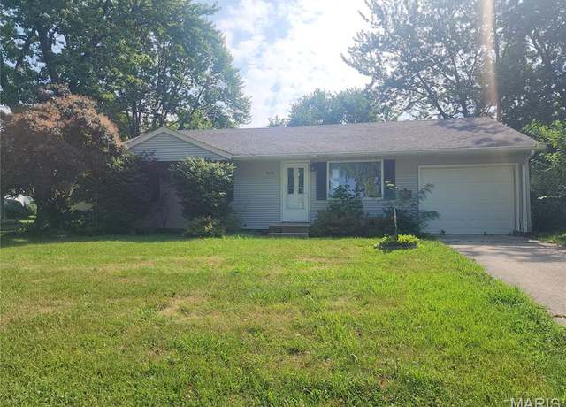 Property at 506 Maple St, Greenville, IL 62246, 3 beds, 1 bath