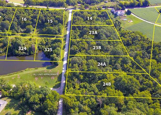 Property at 15 Riverview Dr, Golden Eagle, IL 62036