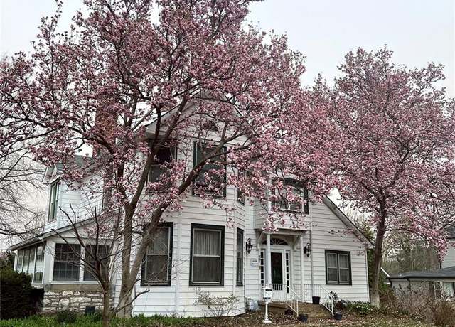 Property at 37 Joy Ave, Webster Groves, MO 63119, 5 beds, 3 baths