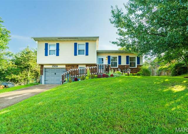 Property at 1309 Truman Ave, Rolla, MO 65401, 3 beds, 2 baths