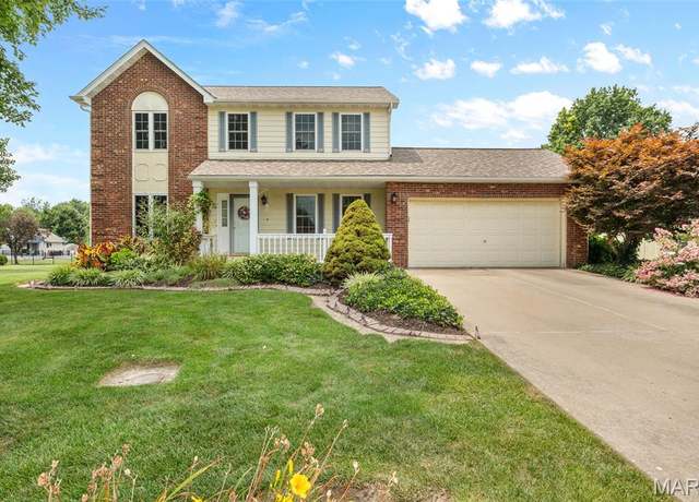 Property at 1014 Daniel Dr, Maryville, IL 62062, 3 beds, 2.5 baths