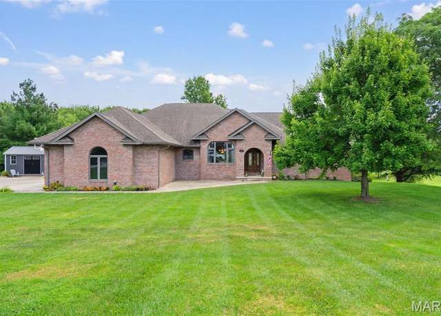 Property at 514 Lakeside Manor Dr, Kirksville, MO 63501, 5 beds, 3 baths