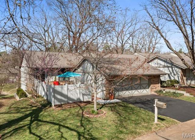 Property at 2145 Mason Green Dr, Ballwin, MO 63011, 3 beds, 3 baths
