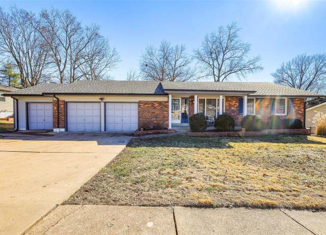 Property at 1656 Littleton Ct, Fenton, MO 63026, 3 beds, 2.5 baths