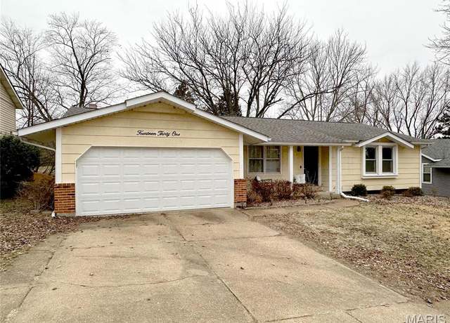 Property at 1431 Glenlea Dr, Maryland Heights, MO 63043, 3 beds, 2 baths