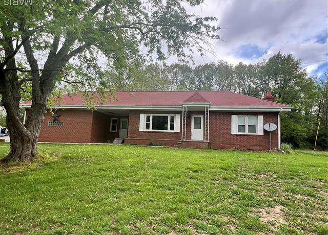 Property at 5007 Seiler Rd, Dorsey, IL 62021, 3 beds, 1 bath
