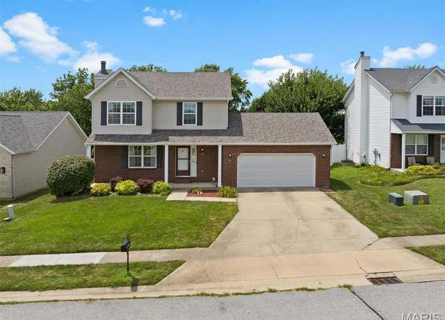 Property at 957 Pacific Crossing Dr, O'fallon, IL 62269, 3 beds, 3.5 baths