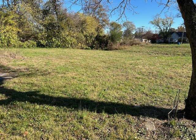Property at 103 N Elm St, Charleston, MO 63834