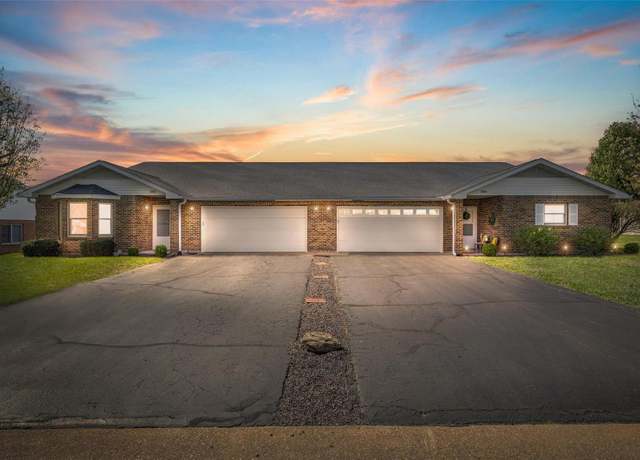 Property at 302 Bayberry Ln, Farmington, MO 63640, 2 beds, 2 baths