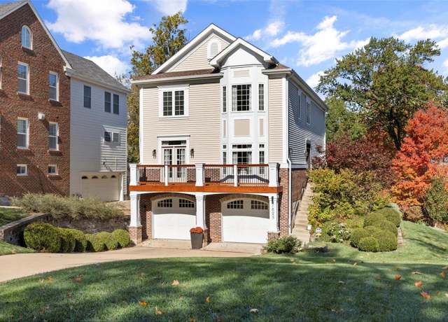 Property at 7823 Greensfelder Ln, University City, MO 63130, 4 beds, 3.5 baths