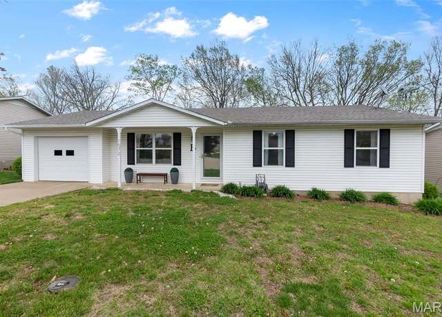 Property at 1072 Hannah St, Jackson, MO 63755, 3 beds, 2 baths