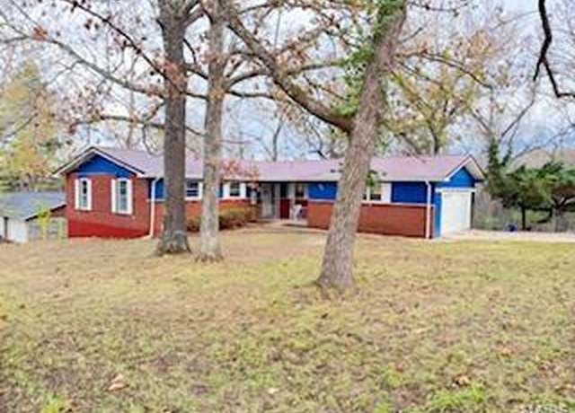 Property at 600 Sunset Dr, Waynesville, MO 65583, 3 beds, 2.5 baths