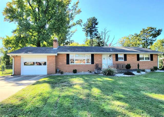 Property at 909 Taylor Ave, Godfrey, IL 62035, 3 beds, 1.5 baths