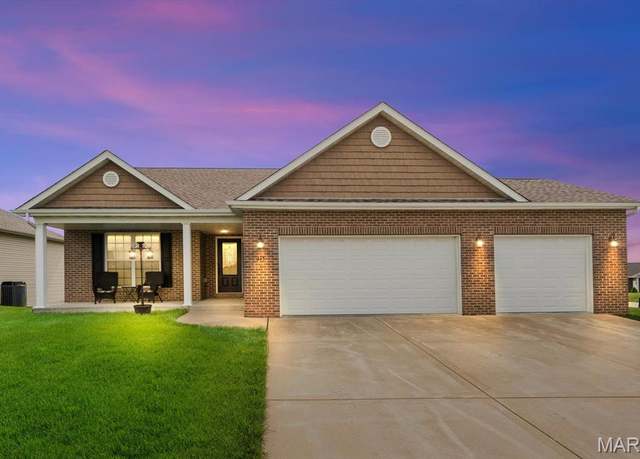 Property at 315 Independence Ave, Waterloo, IL 62298, 3 beds, 2 baths