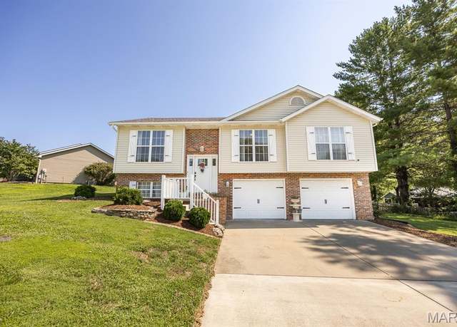 Property at 78 Englewood Dr, Glen Carbon, IL 62034, 3 beds, 2.5 baths