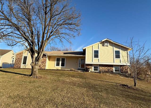 Property at 24 Shaw Ct, Unincorporated, MO 63304, 3 beds, 2.5 baths