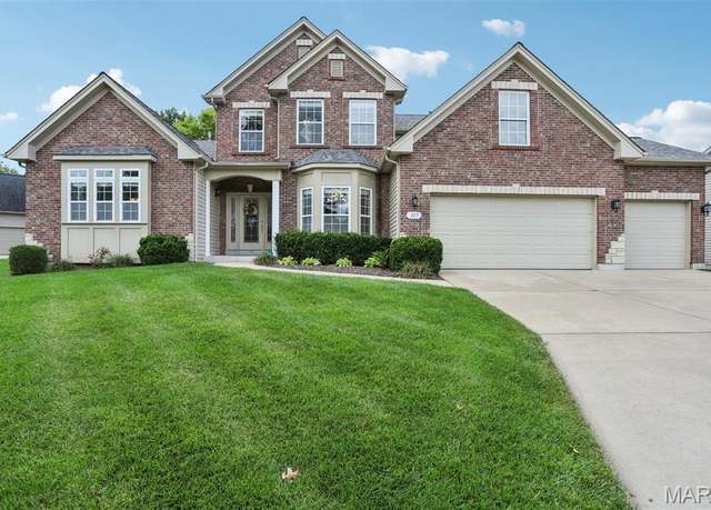 Property at 317 Ries Bend Rd, Ballwin, MO 63021, 4 beds, 3.5 baths