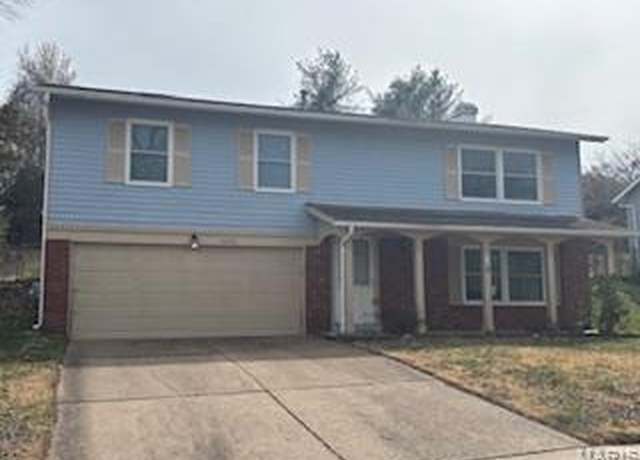 Property at 12712 Glenette Dr, Maryland Heights, MO 63043, 3 beds, 2 baths