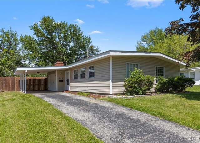Property at 815 Saint Anthony Ln, Florissant, MO 63033, 2 beds, 1 bath