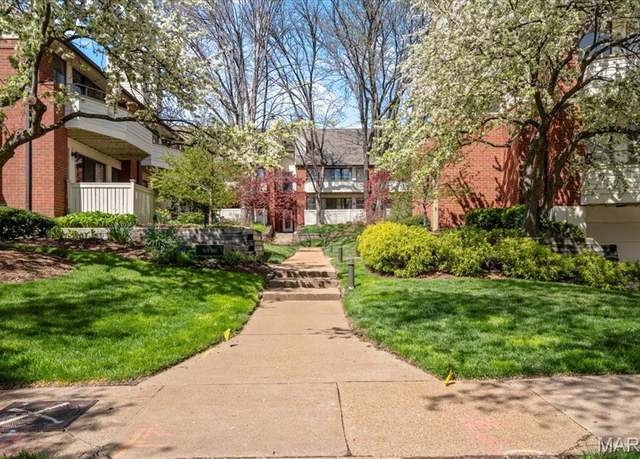 Property at 5567 Waterman Blvd Unit D, St Louis, MO 63112, 2 beds, 2 baths