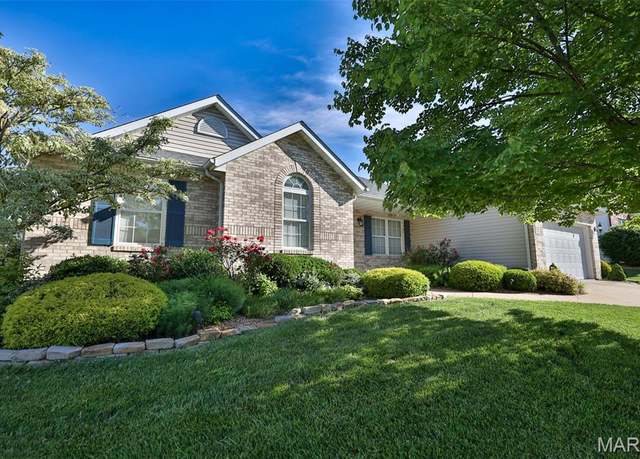 Property at 13 Annebriar Dr, Maryville, IL 62062, 3 beds, 3 baths