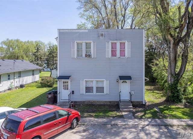 Property at 836 S Chestnut St, Litchfield, IL 62056