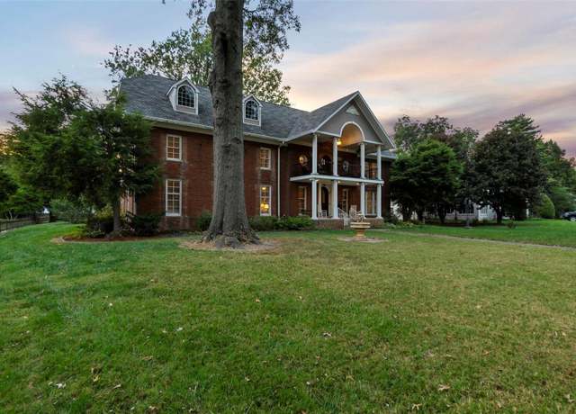 Property at 1011 N Ranney St, Sikeston, MO 63801, 4 beds, 5.5 baths