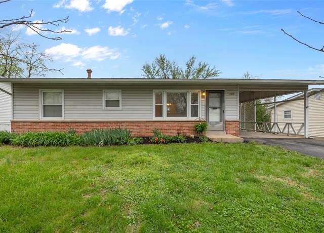 Property at 1169 Starlight Dr, Fenton, MO 63026, 4 beds, 1 bath