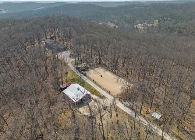 Property at 4610 Chateau Ln, Wildwood, MO 63069, 4 beds, 3.5 baths
