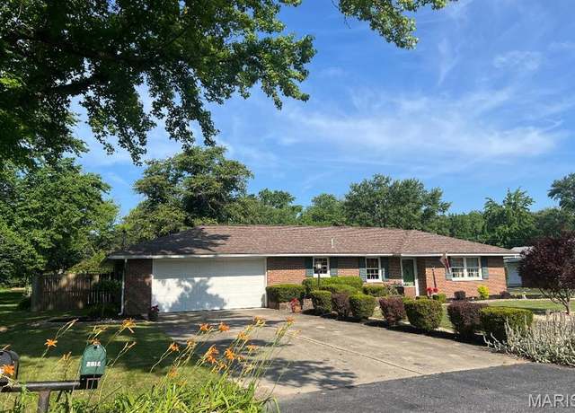 Property at 2812 Ridgedale Dr, Godfrey, IL 62035, 2 beds, 1 bath