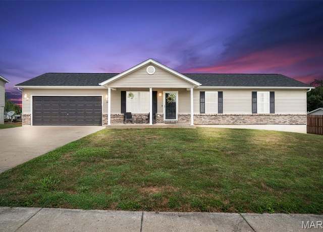 Property at 35 Hillsdale Dr, Troy, MO 63379, 3 beds, 2 baths