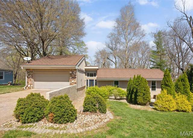 Property at 233 Persimmon Dr, Swansea, IL 62226, 3 beds, 2.5 baths