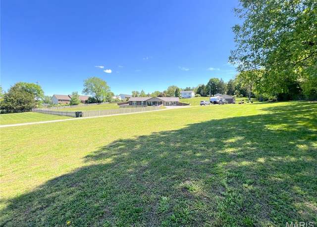 Property at 24800 Southside Rd, Waynesville, MO 65583, 4 beds, 2.5 baths