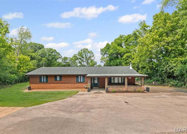 Property at 13 Edding Ln, Fairview Heights, IL 62208, 4 beds, 3 baths