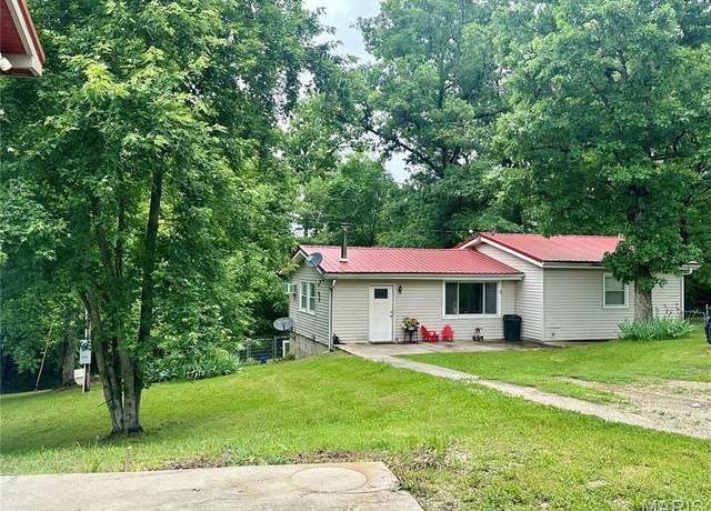 Property at 19040 State Route Ee, St James, MO 65559, 2 beds, 1.5 baths