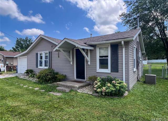 Property at 1109 W Corbin St, Bethalto, IL 62010, 2 beds, 1 bath
