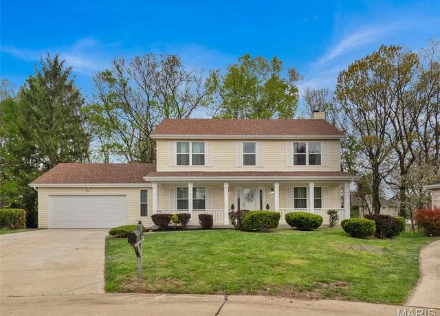 Property at 137 Inglenook Ct, St Charles, MO 63304, 4 beds, 3.5 baths