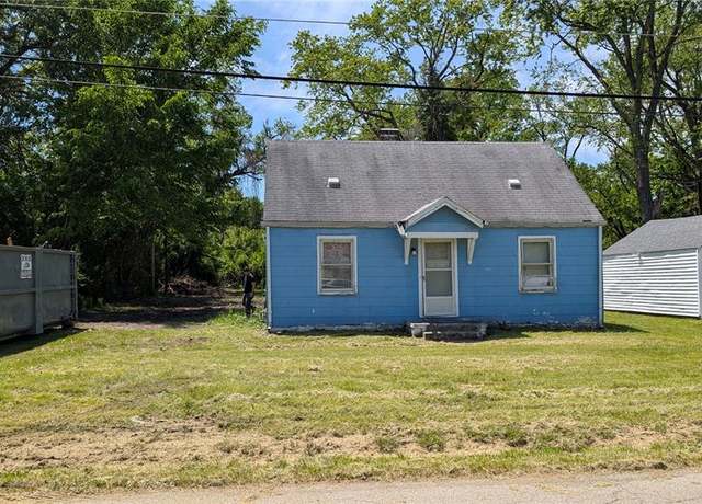 Property at 2432 Lorraine Dr, Sauget, IL 62206, 3 beds