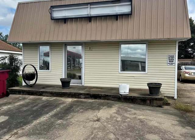 Property at 116 Broadway Ave, Sikeston, MO 63801, 1 bed, 1 bath