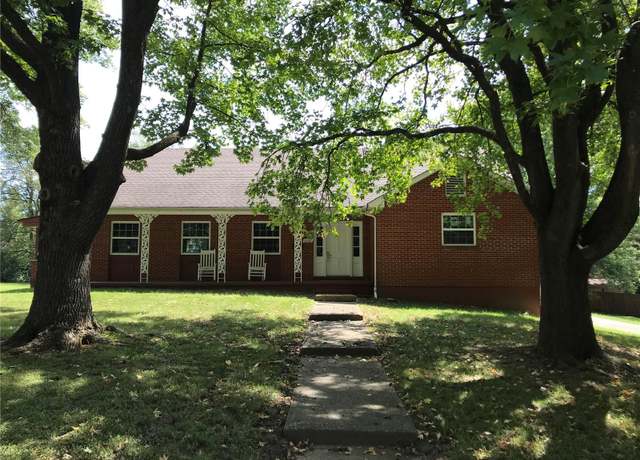 Property at 1202 S Gertrude St, Salem, MO 65560, 4 beds, 4 baths