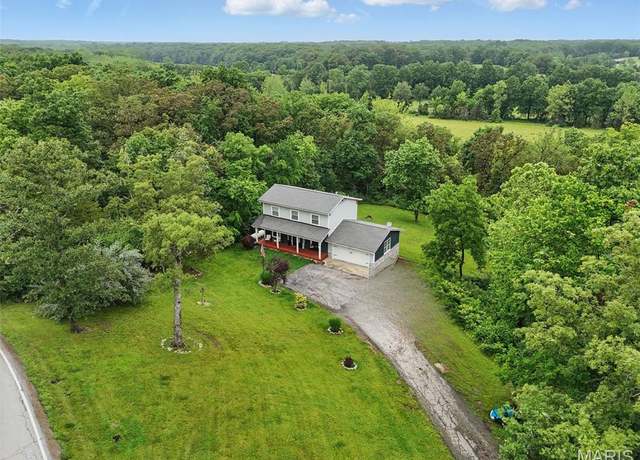 Property at 425 Cedar Ln, Wentzville, MO 63385, 3 beds, 2.5 baths