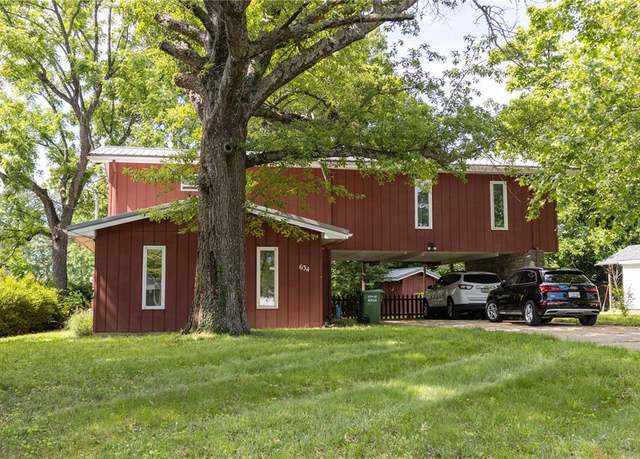 Property at 634 Salem Ave, Rolla, MO 65401, 8 beds, 4 baths