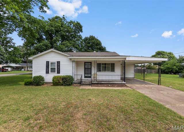 Property at 700 Herman St, Kennett, MO 63857, 3 beds, 1.5 baths