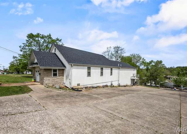 Property at 1034 Old Cape Rd, Jackson, MO 63755, 3 baths