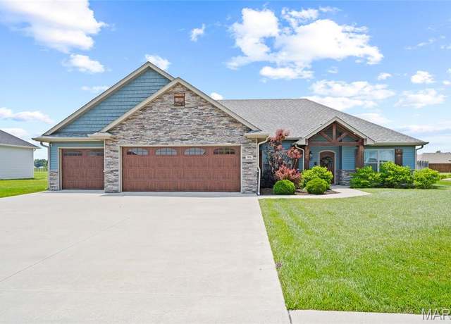 Property at 931 Lockport Dr, Centralia, MO 65240, 3 beds, 2.5 baths