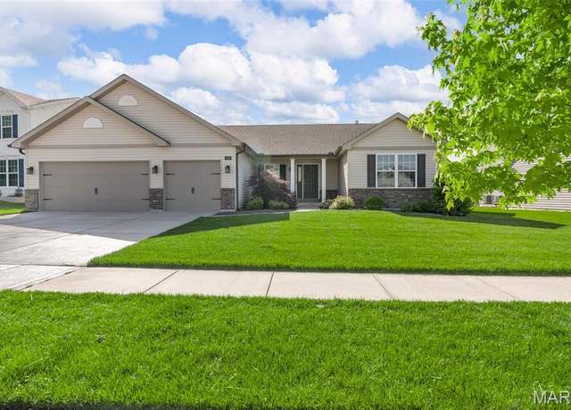 Property at 435 Charlestowne Place Dr, St Charles, MO 63301, 3 beds, 2 baths