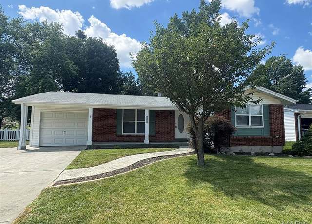 Property at 2361 Wesbriar Ct, Maryland Heights, MO 63043, 3 beds, 2.5 baths