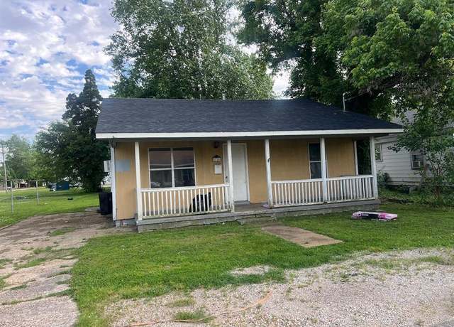 Property at 1114 Maple St, Dexter, MO 63841, 3 beds, 1 bath