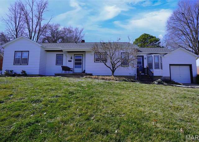 Property at 1014 Jefferson St, Hermann, MO 65041, 3 beds, 2 baths
